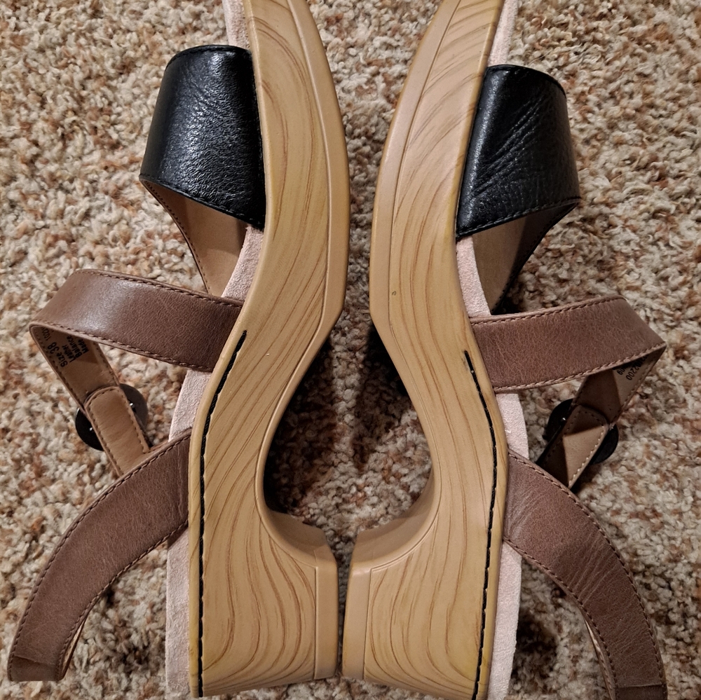 Dansko Marjory Sandals Leather — Black Size 38 or Size 7.5/8 - Like New! - Picture 6 of 7